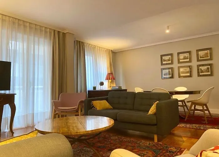 Amplio Y Luminoso En Camelias Apartamento *